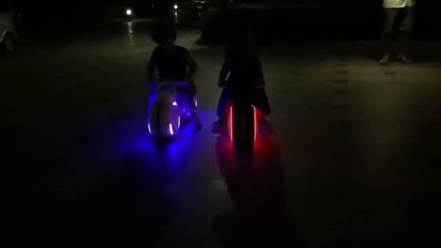Дети тестируют беговел Star One Scooter Новинка с эксклюзивным дизайном смотреть онлайн