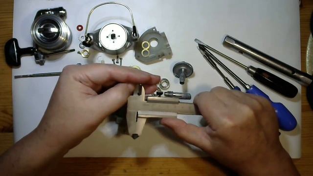 Катушка Daiwa Regal 3000-5iA - ТО своими руками (катушка для левши). смотреть онлайн