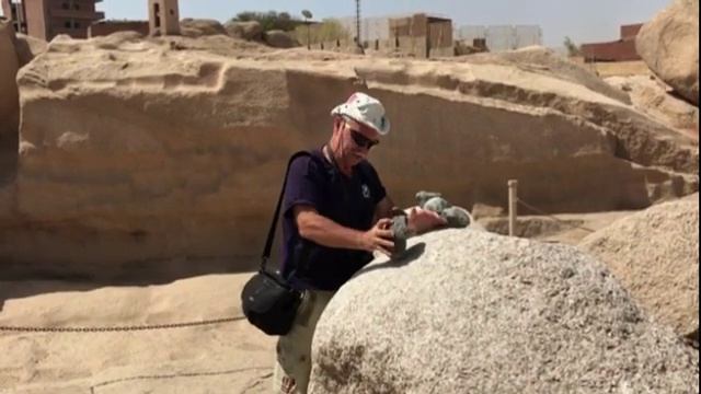 2019 год Египет.Асуан. Северные каменоломни , обелиск(апрель)