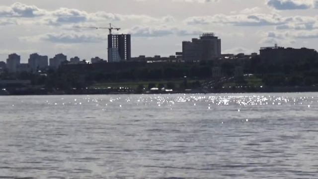 Volgograd / Волгоград. Вид на город с другого берега Волги (июль 2017) смотреть онлайн