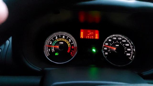 Consumo Renault Clio 2015 no etanol perímetro totalmente urbano. Parte 01 смотреть онлайн