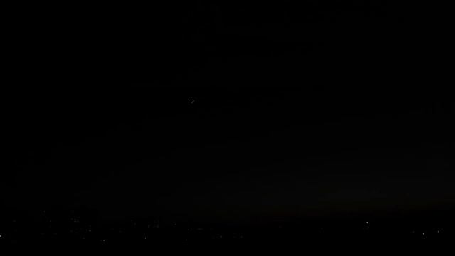 Серп Луны и салют 15 мая 2021 смотреть онлайн