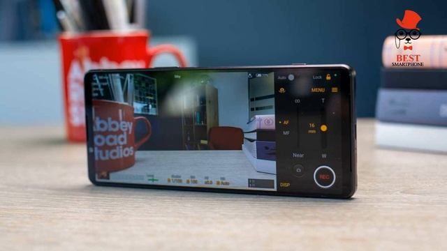 Sony Xperia 1 IV BEST PHONE $1,599 An incredible phone that you probably shouldn't buy смотреть онлайн