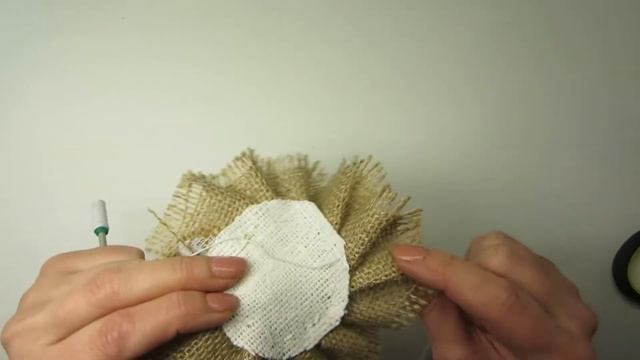 Из мешковины с кружевом _ элементы декора. Цветок морская лазурь. Урок 17 смотреть онлайн