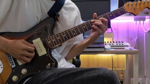 Squier Jazzmaster 40th anniversary OR Fender Jazzmaster Japan???