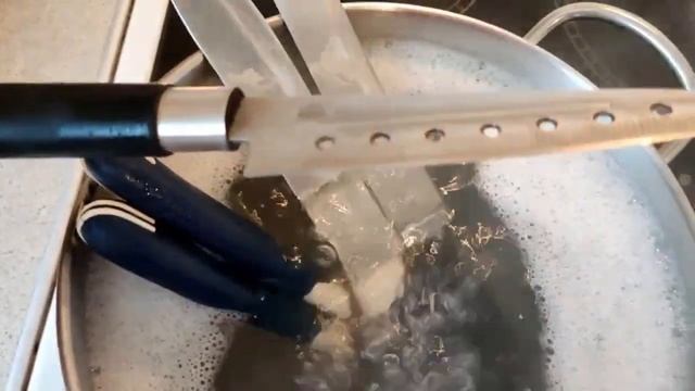 Чистка столовых приборов. Два эффективных раствора. смотреть онлайн