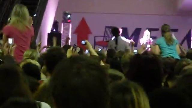 Дантес& Олейник ТЦ "Караван" Днепропетровск смотреть онлайн