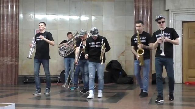 Show Band Venus смотреть онлайн