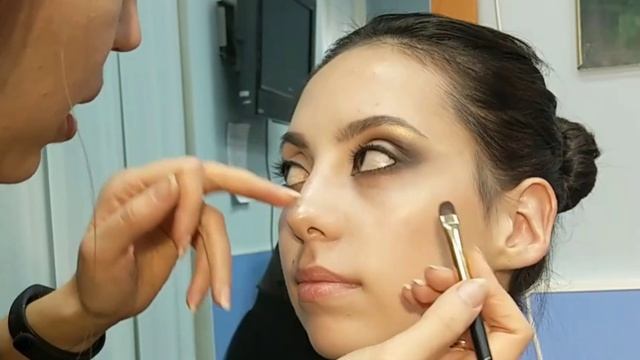 Макияж Cut crease смотреть онлайн