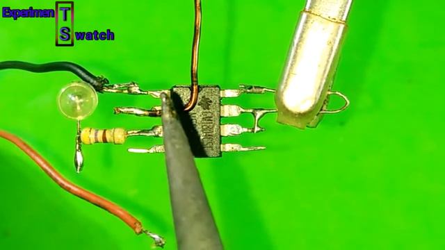 Non Contact Voltage Tester Circuit.  Use NE555