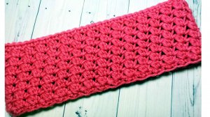 Повязка на голову крючком. Красивый узор.