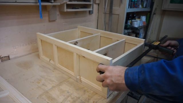 Настенный шкафчик из сосны и фанеры смотреть онлайн