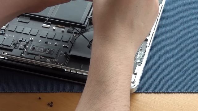 MacBook Pro Retina A1502 EMC 2678 Thermal Paste Change and Fan Cleaning смотреть онлайн