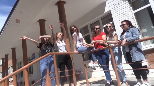 Районы кварталы Выпуск 2021 (песня от 11 класса ) смотреть онлайн