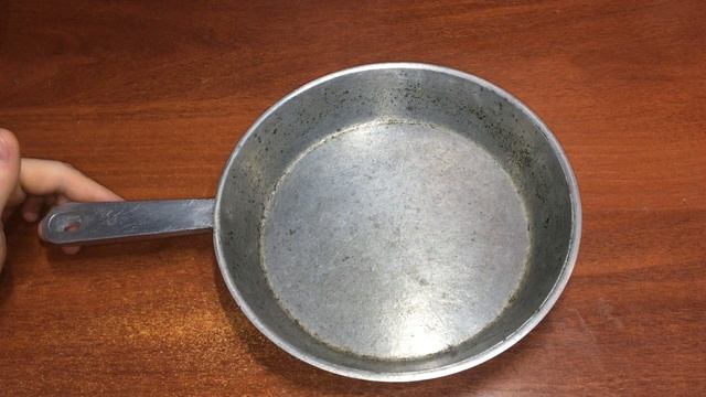 Легкий способ снять нагар со сковородки смотреть онлайн