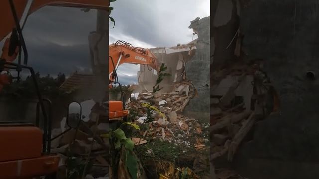 Demolição Doosan 210 смотреть онлайн