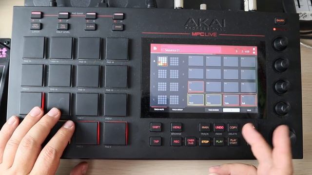 Pad Mute и Track Mute в Akai MPC Live/One/X - полная инструкция. Битмэйкинг по-русски №15 смотреть онлайн