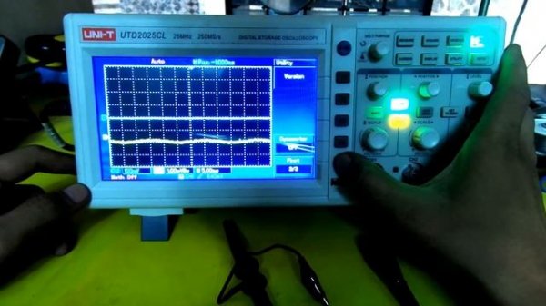 Uni-T UTD2025CL Oscilloscope DSO (Review & How to use)