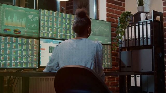 Unraveling: 'The Intelligent Investor' A Deep Dive смотреть онлайн