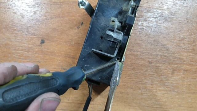 Как открыть дверь в Нива шевроле, когда ручки не реагируют. смотреть онлайн