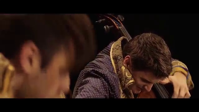 2 CELLOS - Thunderstruck смотреть онлайн