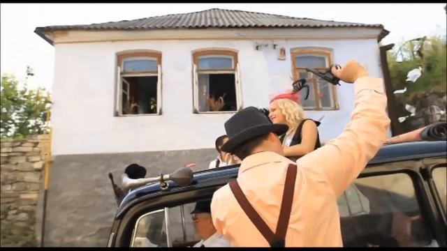 Не далеко от Чикаго. смотреть онлайн