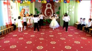 Танец "Далеко от мамы". Видео Sirin.