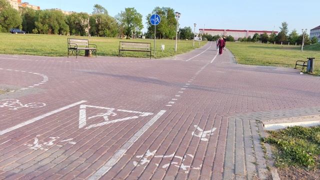 Прогулка на инвалидной коляске! Парк 1000-летия Витебска. Есть ли инклюзивная среда? смотреть онлайн
