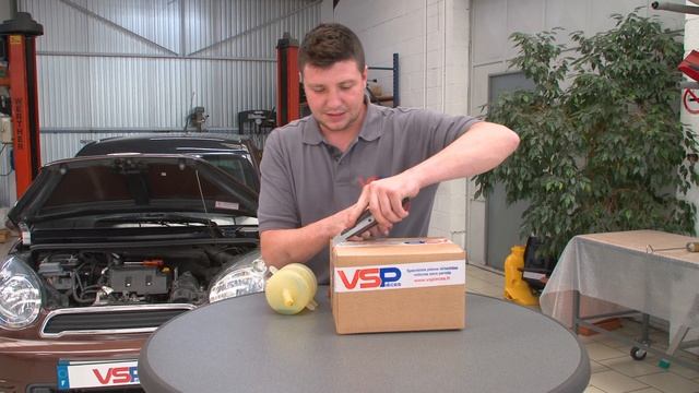 TUTO[#51] : Comment changer un Bocal ou Vase d'expansion - MICROCAR M8 смотреть онлайн