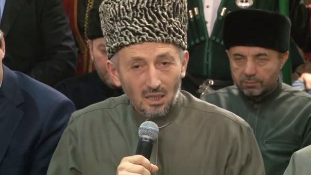 В Махачкале прошёл общедагестанский мавлид смотреть онлайн