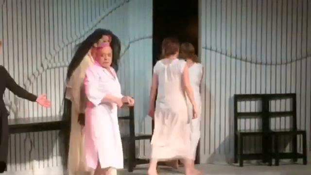 El debut de Dalma Maradona en "La casa de Bernarda Alba" смотреть онлайн