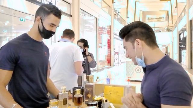Arabian Perfume Shopping at JOUDA (Burjuman Mall), Dubai, UAE смотреть онлайн