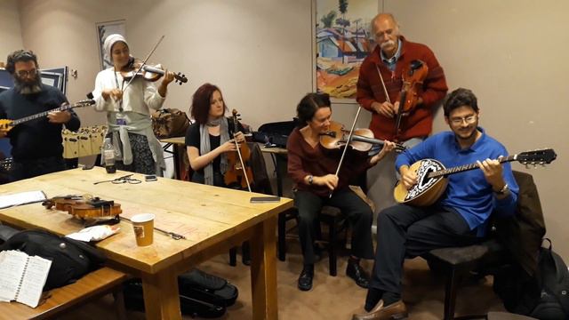 Xekina mia psaropoula (Ξεκινά μια Ψαροπούλα) rehearsal at soas 1/10/18 смотреть онлайн