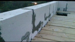 Строим дачный домик своими руками. Второй мансардный этаж из пеноблока.