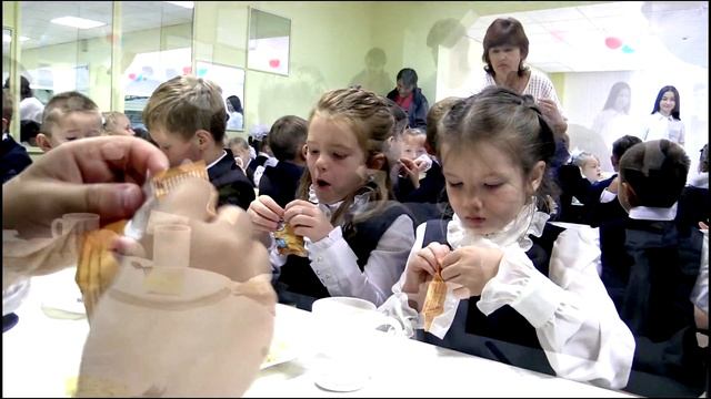 Первый раз в 1 класс! - CLIP - First time in class 1 смотреть онлайн