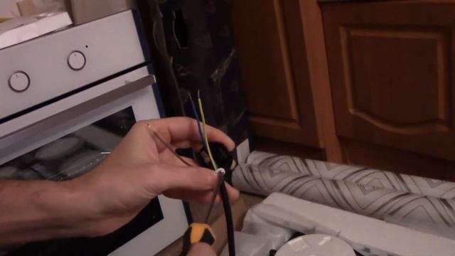 Видео обзор плиты варочной панели Candy CLG 64 PB смотреть онлайн