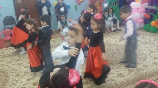 Испанский танец в садике смотреть онлайн