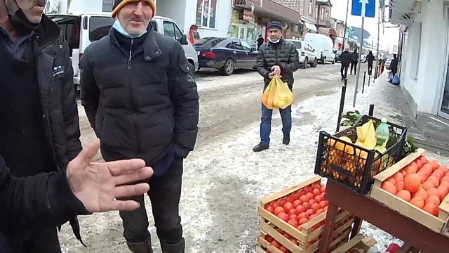 Хурма из Батуми в Ахалкалаки на рынке. смотреть онлайн