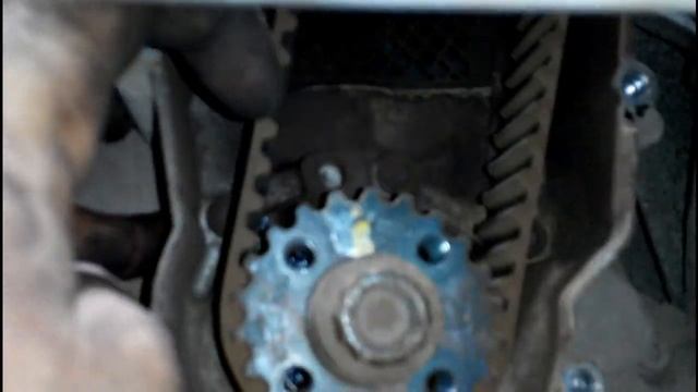 VW Caddy: замена ремня ГРМ. Двигатель 2.0 SDI (BDJ. BST) смотреть онлайн