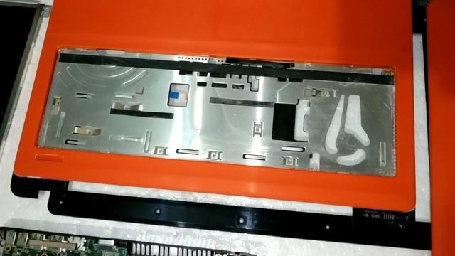 Покрасил ноутбук и он заболел краснухой. смотреть онлайн