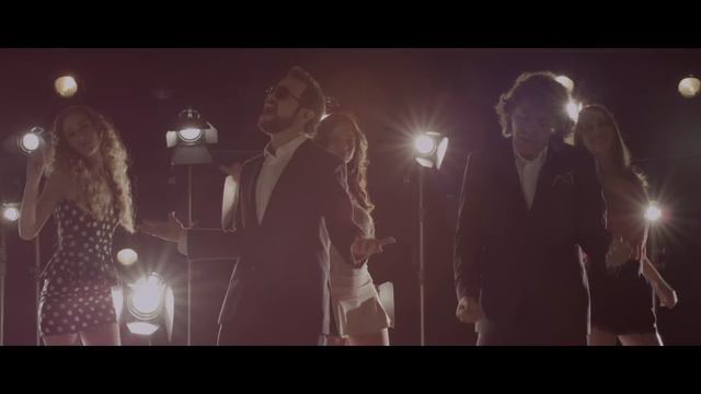 Aleks Syntek - Tan Cerquita ft. Cristian Castro смотреть онлайн