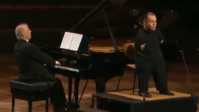 Thomas Quasthoff et Daniel Barenboim, Schubert /Wilhelm Müller - Der Leiermann - смотреть онлайн