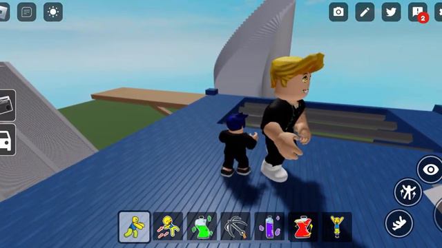 Вася играет в Roblox карта физика рэгдолов