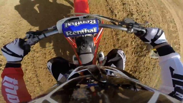 07 CRF250R engine problem at South Fork MX смотреть онлайн