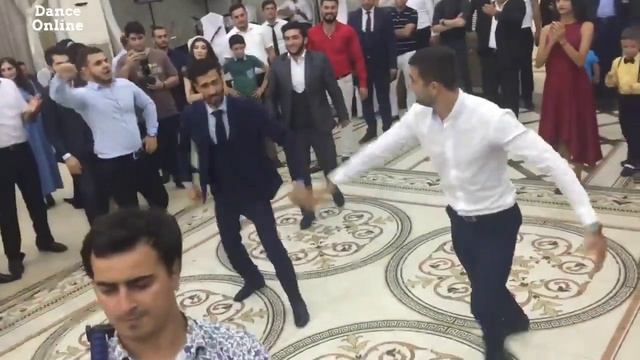 Toyda bəyin Dostlarının Super Lezginka Rəqsi 2021 смотреть онлайн