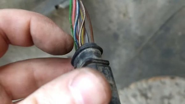 Ремонт проводки подсветки номера passat b6