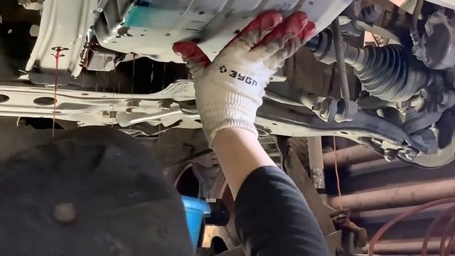 замена масла в вариаторе toyota rav 4 смотреть онлайн