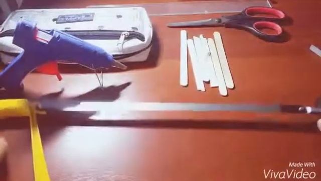 Как сделать подставку для телефона часть 1 смотреть онлайн