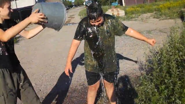 обливание холодной водой смотреть онлайн