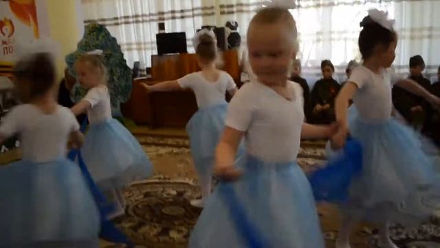 Городской фестиваль военно-патриотической песни. Инсценировка песни "Синий платочек" смотреть онлайн